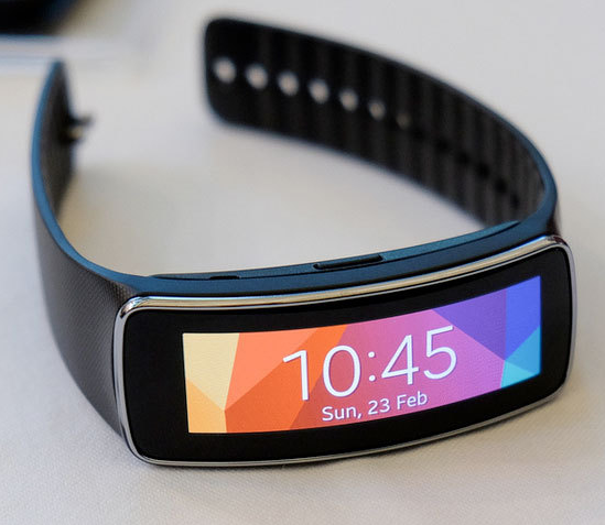 16 Samsung Gear Fit.png