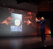Электронные платежи с помощью селфи и автомобили, управляемые через Интернет