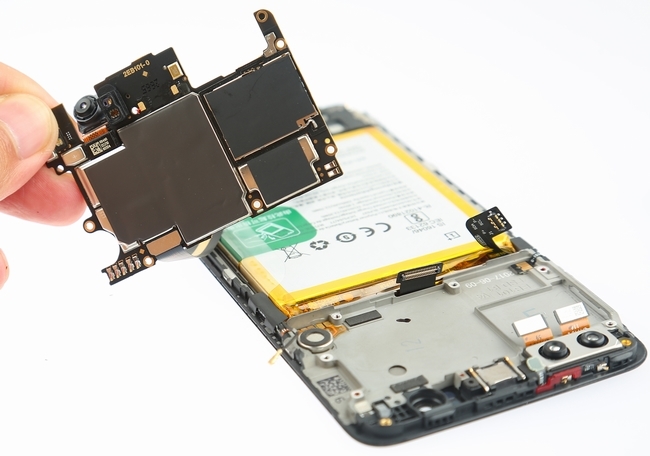 1498381697_oneplus-5-teardown-6-600x400.jpg