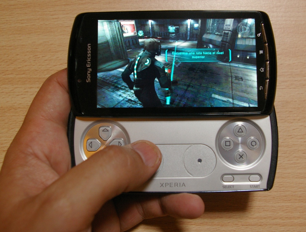 sony_ericsson_xperia_play_04.jpg