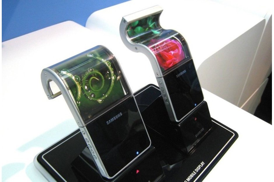 Expect-foldable-Samsung-Galaxy-F-to-be-introduced-in-2019-specs-could-be-outed-next-month.jpg