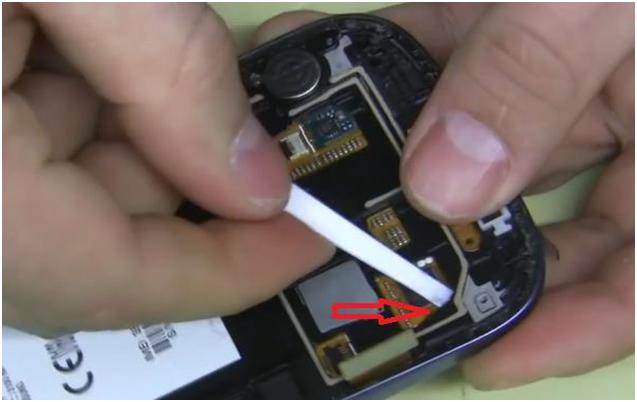 Самсунг перестал включаться. Samsung Galaxy s4 Mini шлейф сенсора. Шлейф батареи на самсунг с 7. Samsung g3 Odyssey шлейф. Шлейф сенсора на самсунг а51.